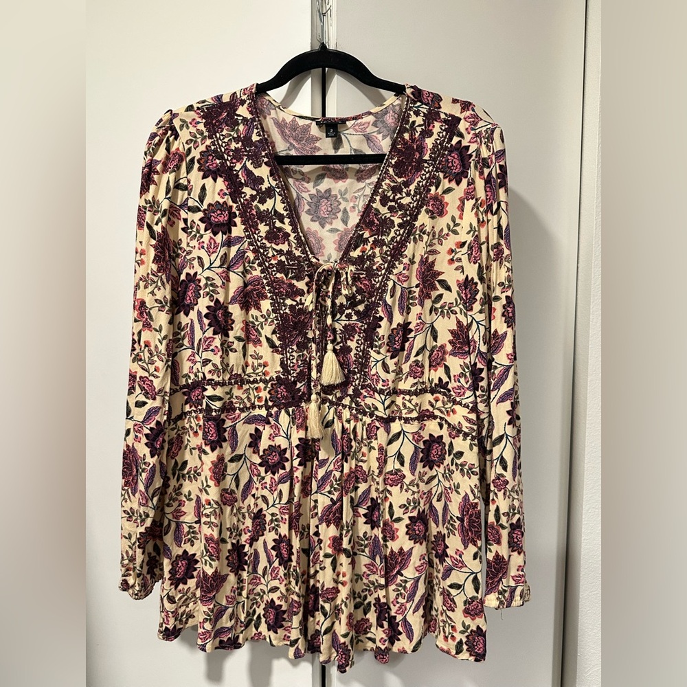 TORRID Sand Floral Embroidered Lace Babydoll Textured Challis Blouse Plus 2 (2X)